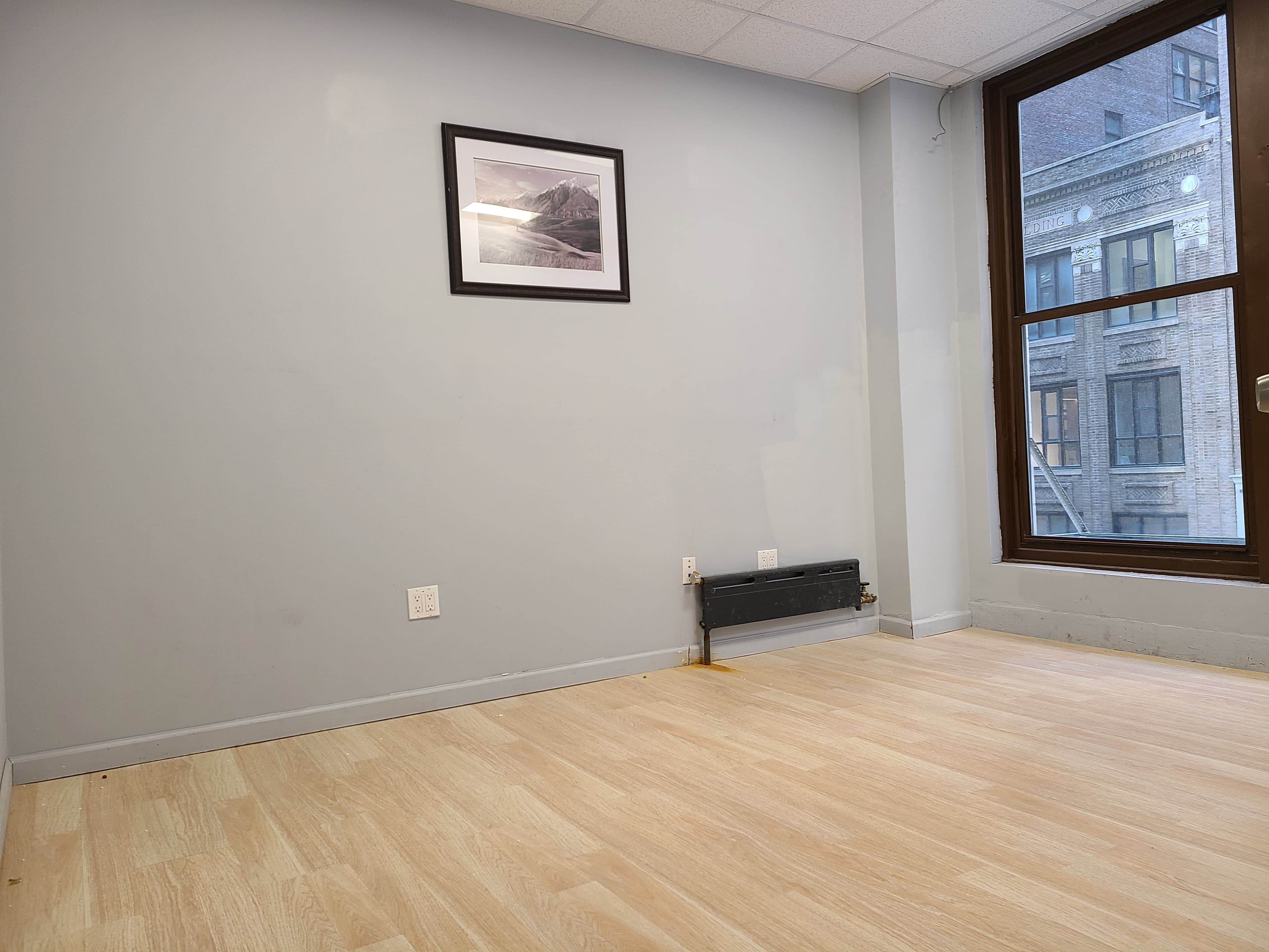 Excellent Commercial Property available - thumbnail 4